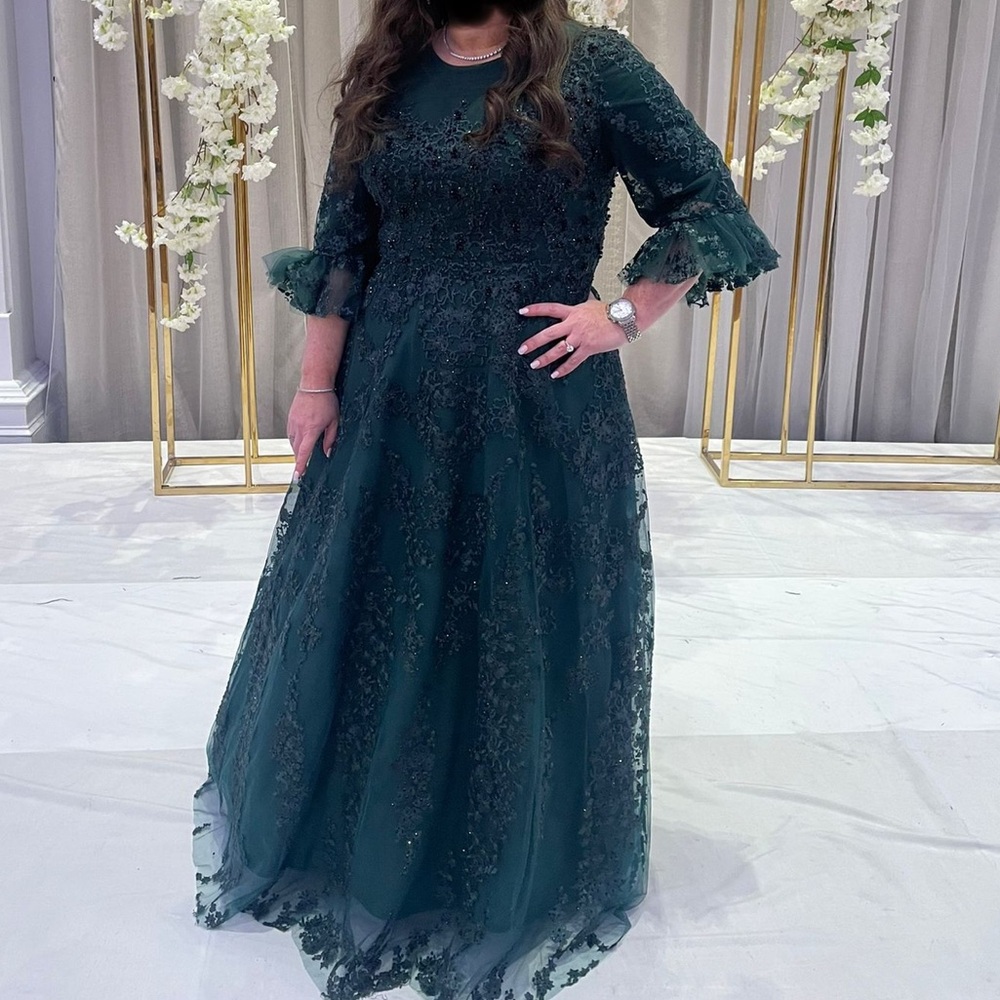 Mac duggal green gown size 14